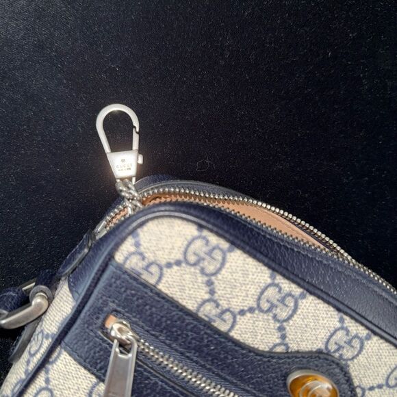 Brand new Gucci navy  and Cream Crossbody Bag with Gg logo crossbody - Picture 13 of 17